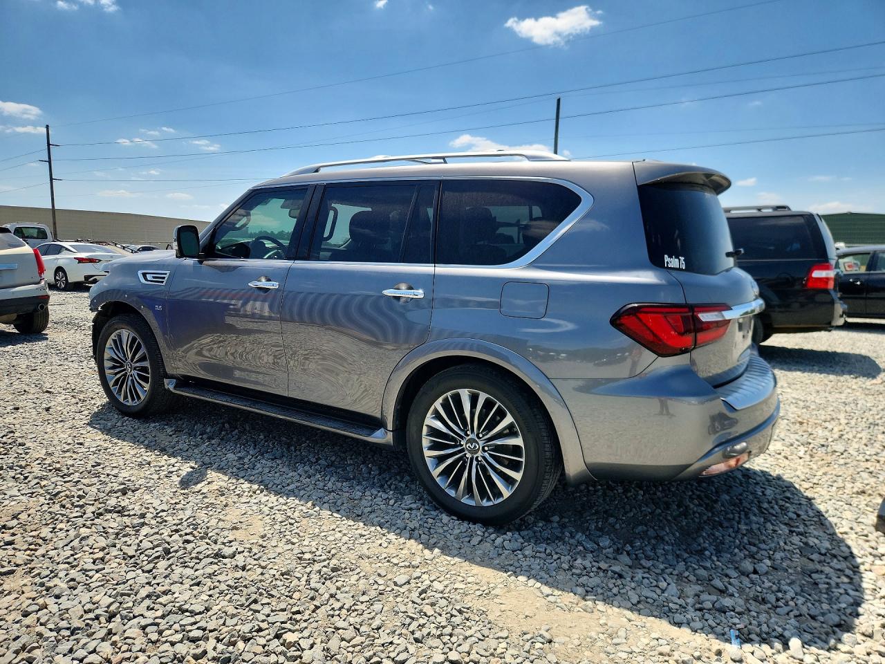 2019 INFINITI QX80 LUXE photo 4