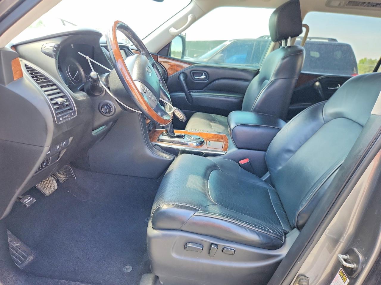 2019 INFINITI QX80 LUXE photo 19