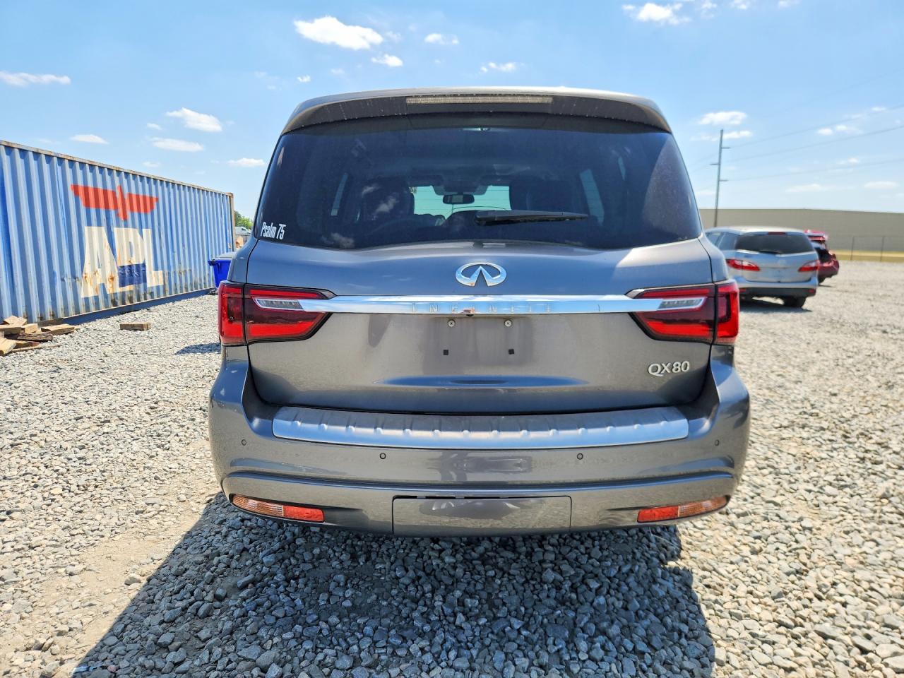 2019 INFINITI QX80 LUXE photo 16