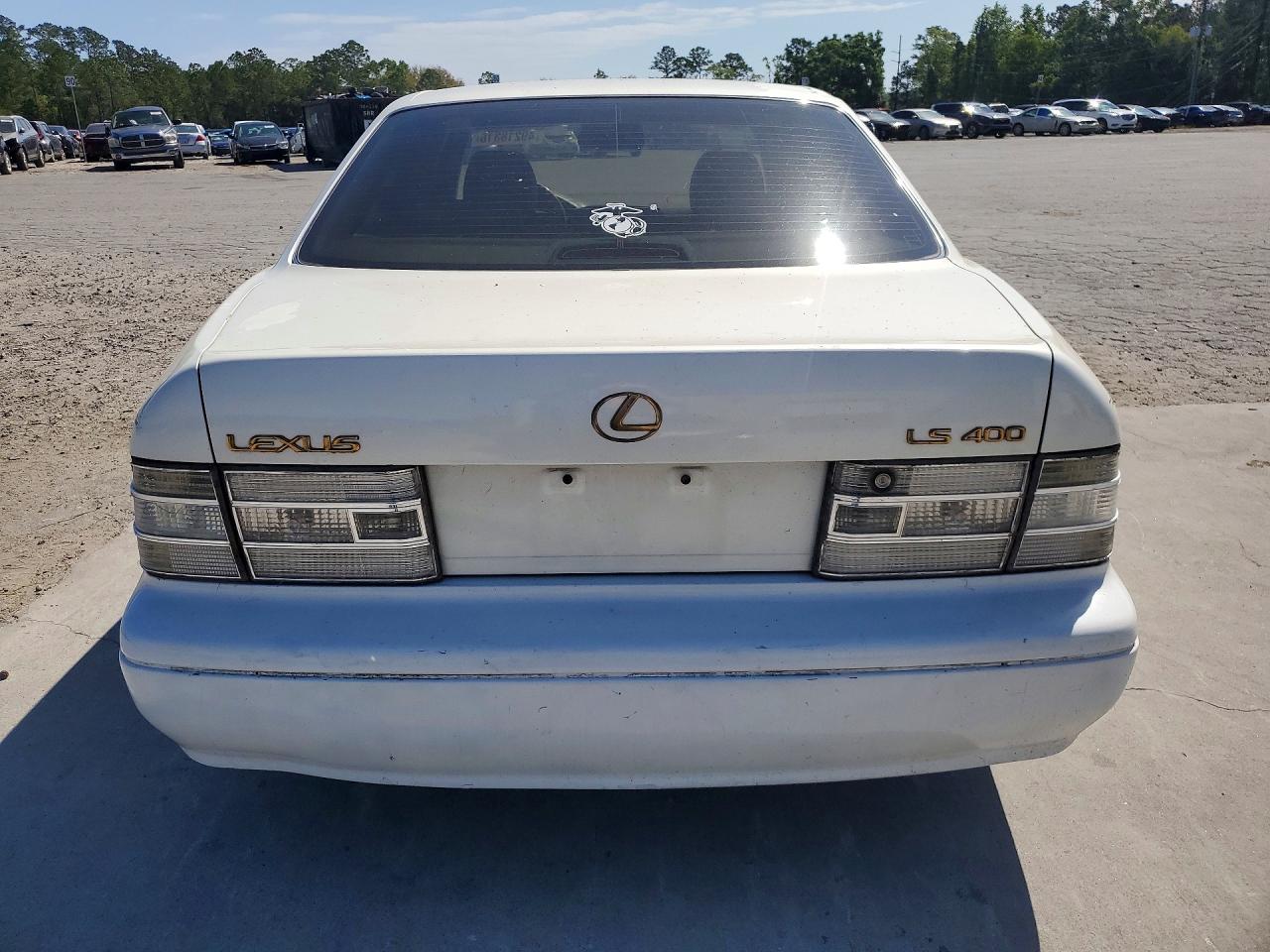 1999 LEXUS LS 400 photo 16
