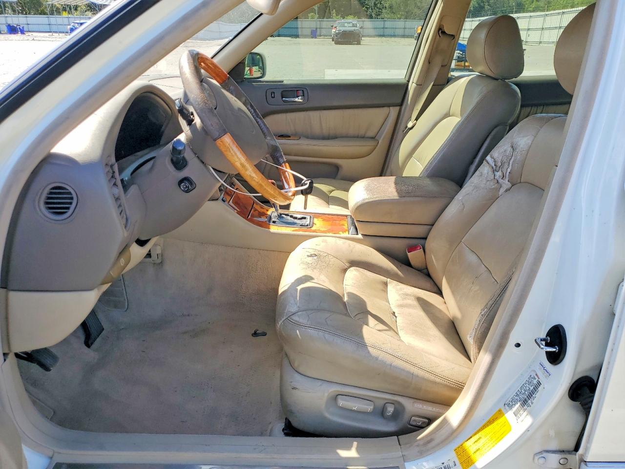 1999 LEXUS LS 400 photo 19