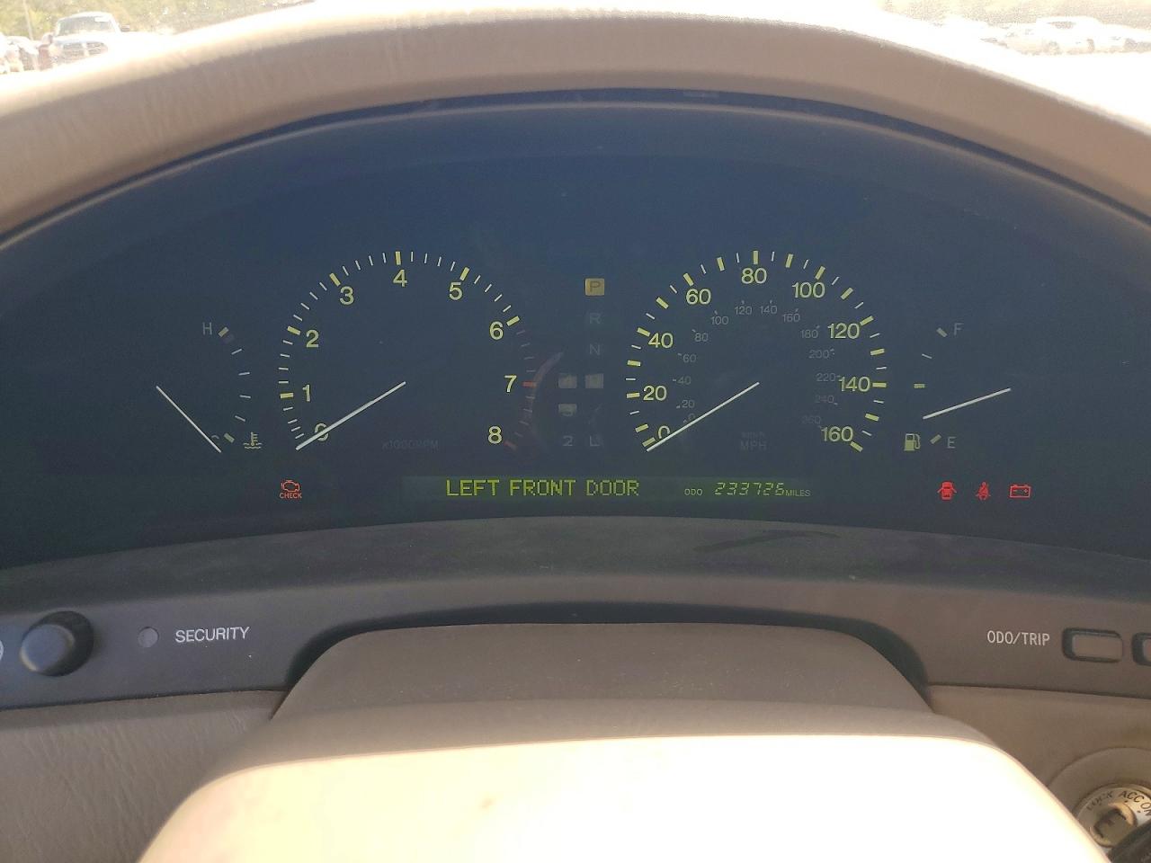1999 LEXUS LS 400 photo 25
