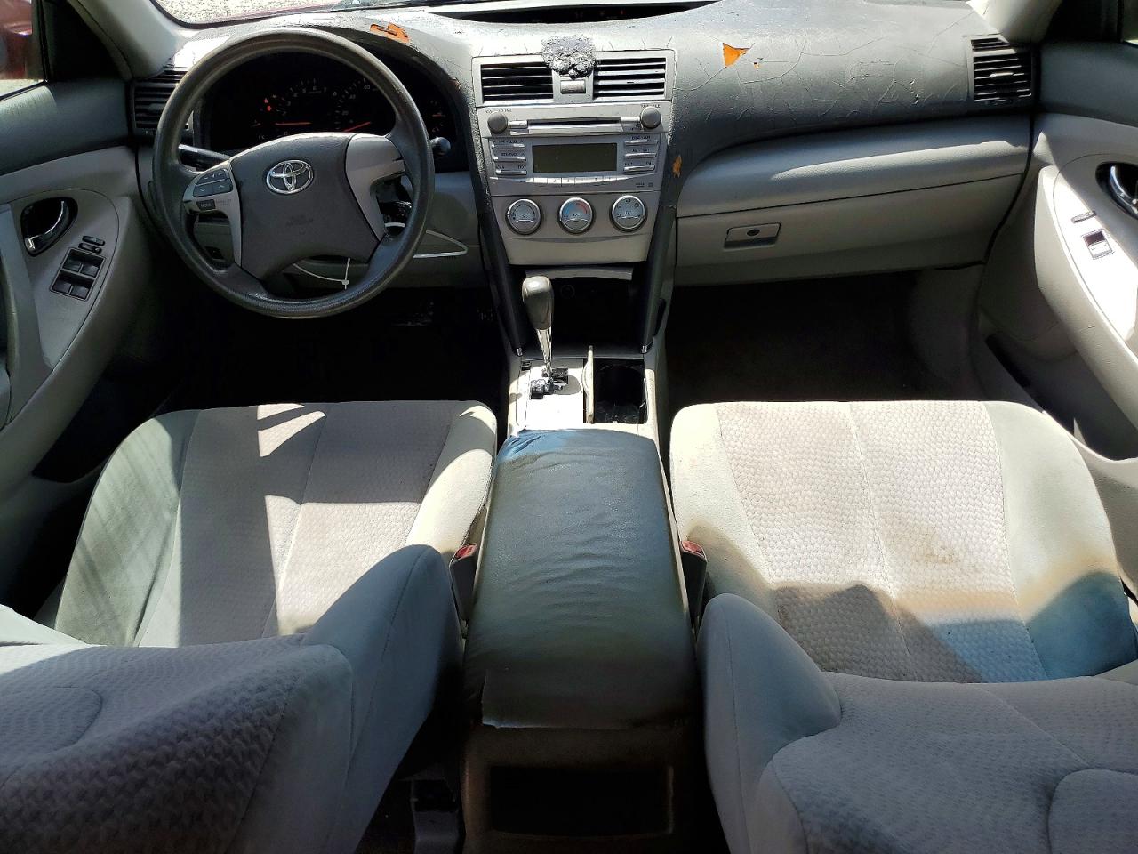 2010 TOYOTA CAMRY LE photo 15