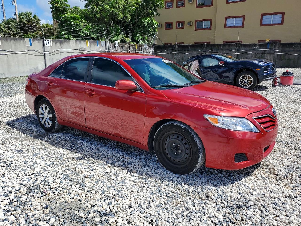 2010 TOYOTA CAMRY LE photo 7