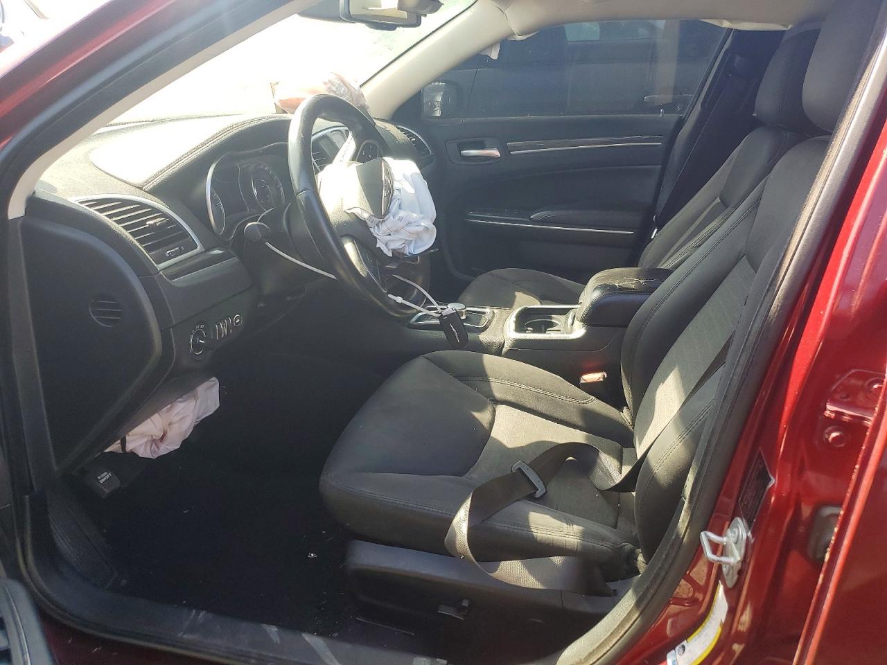 2018 CHRYSLER 300 TOURING photo 19