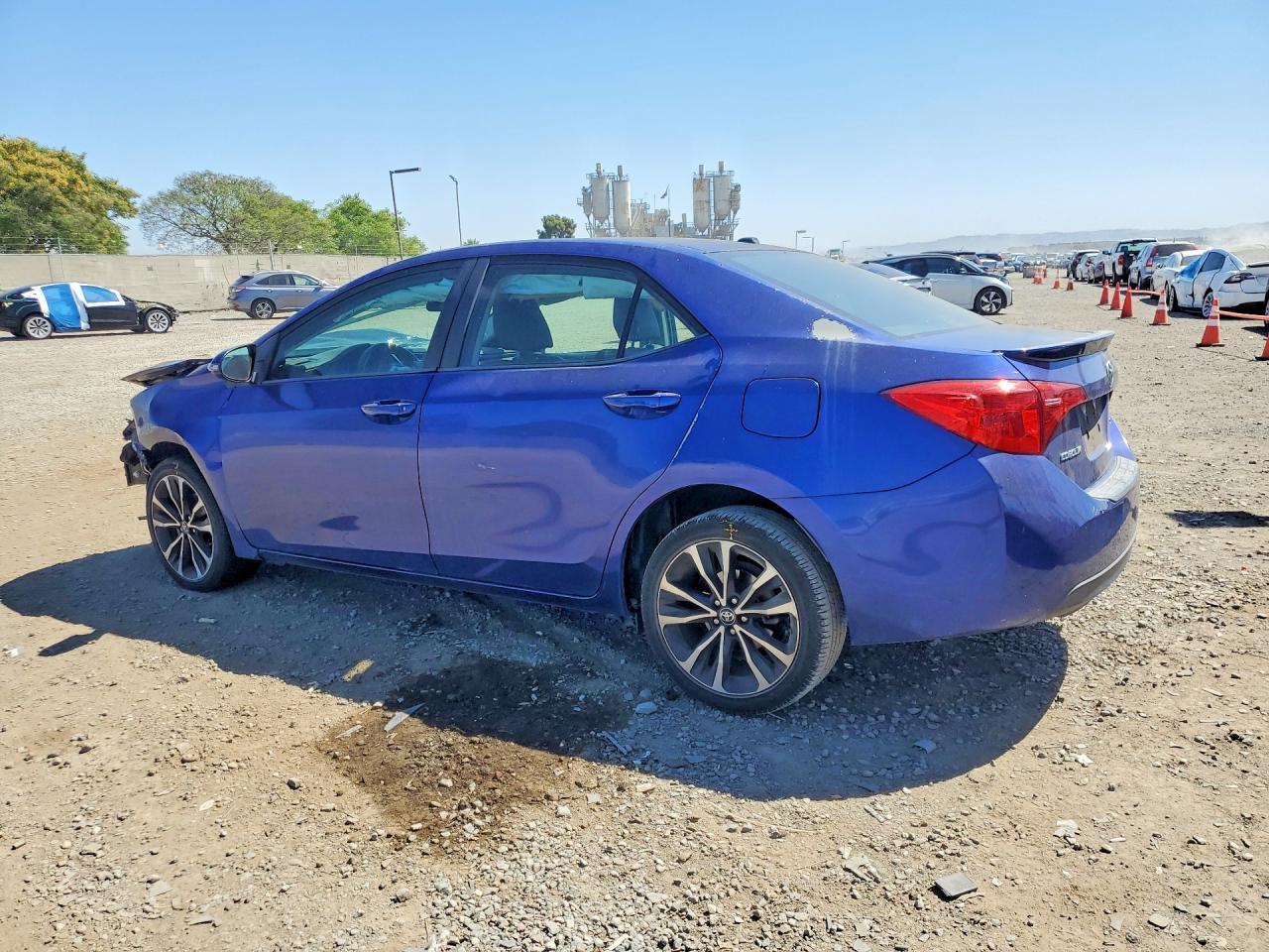 2017 TOYOTA COROLLA SE photo 4