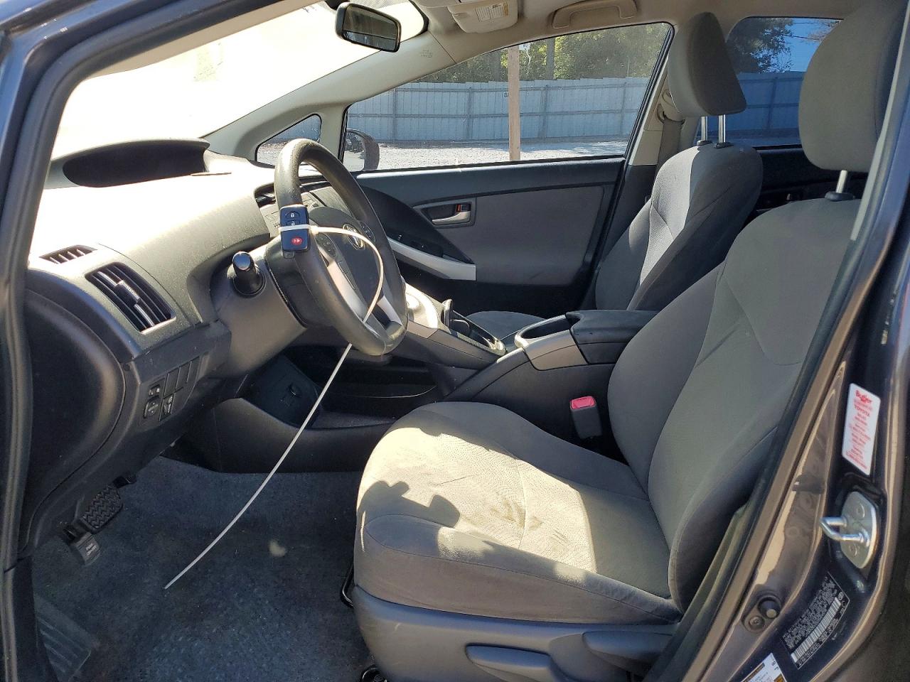 2013 TOYOTA PRIUS TWO photo 13