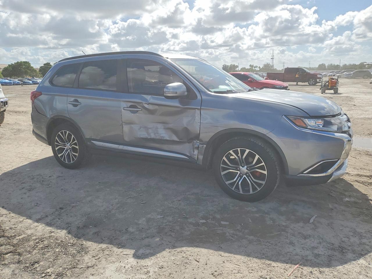 2016 MITSUBISHI OUTLANDER SE photo 4