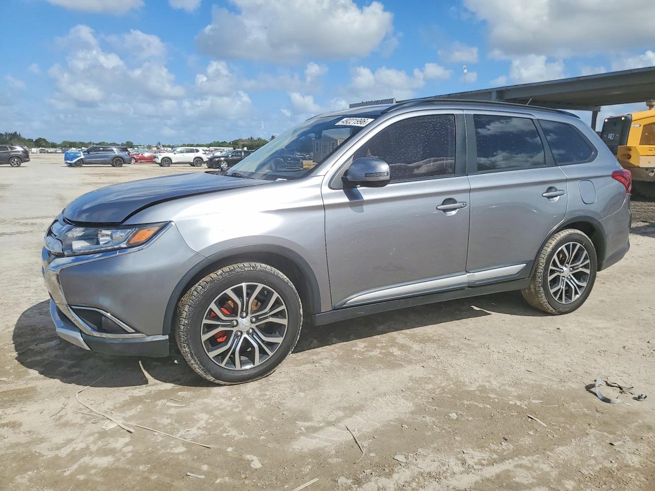 2016 MITSUBISHI OUTLANDER