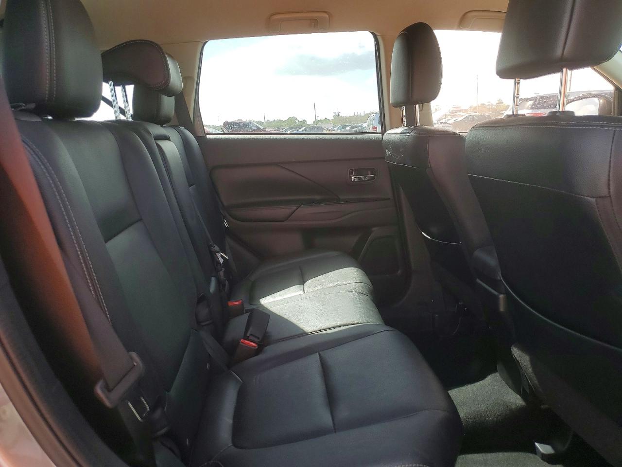 2016 MITSUBISHI OUTLANDER SE photo 11