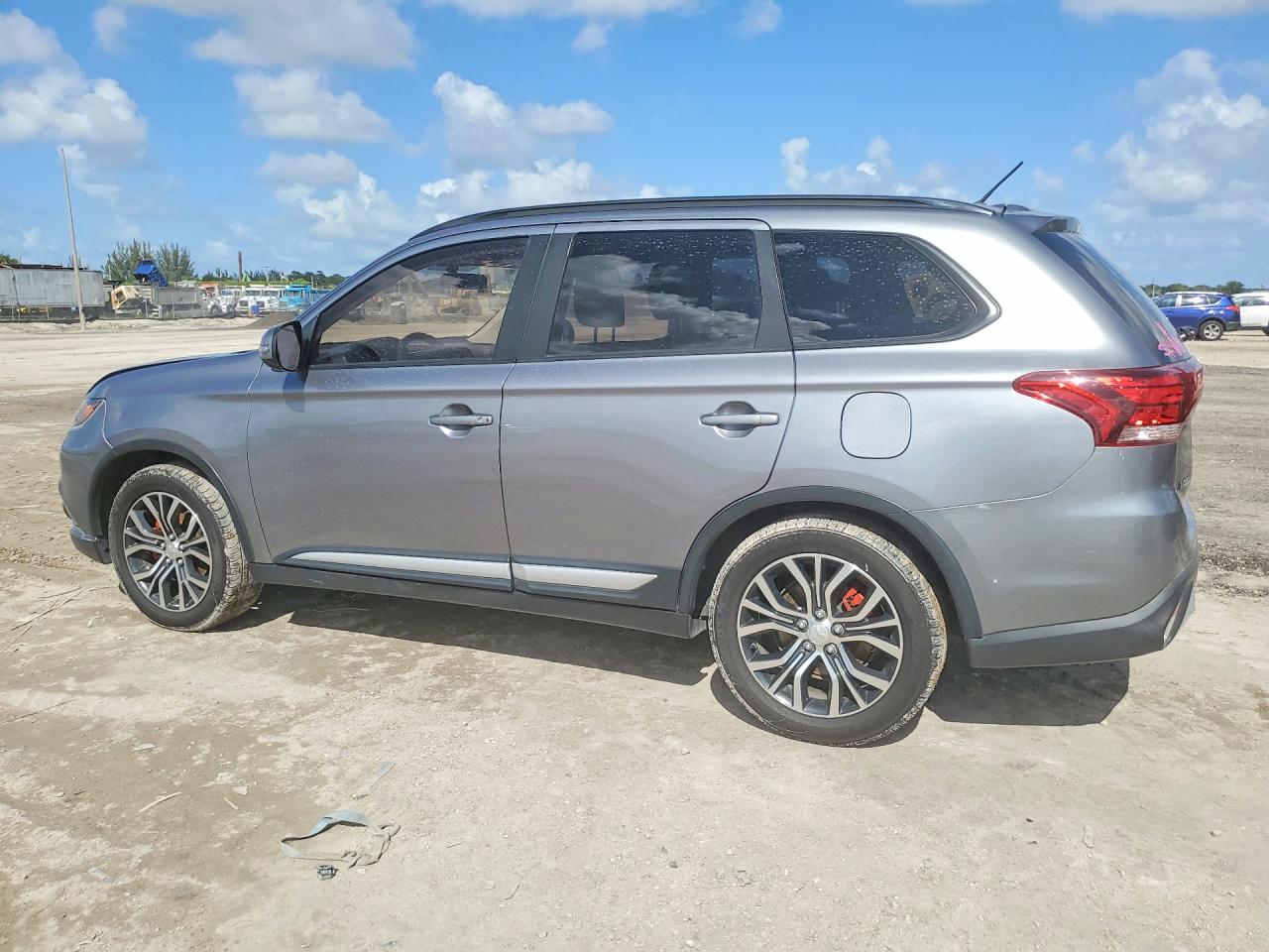 2016 MITSUBISHI OUTLANDER SE photo 2
