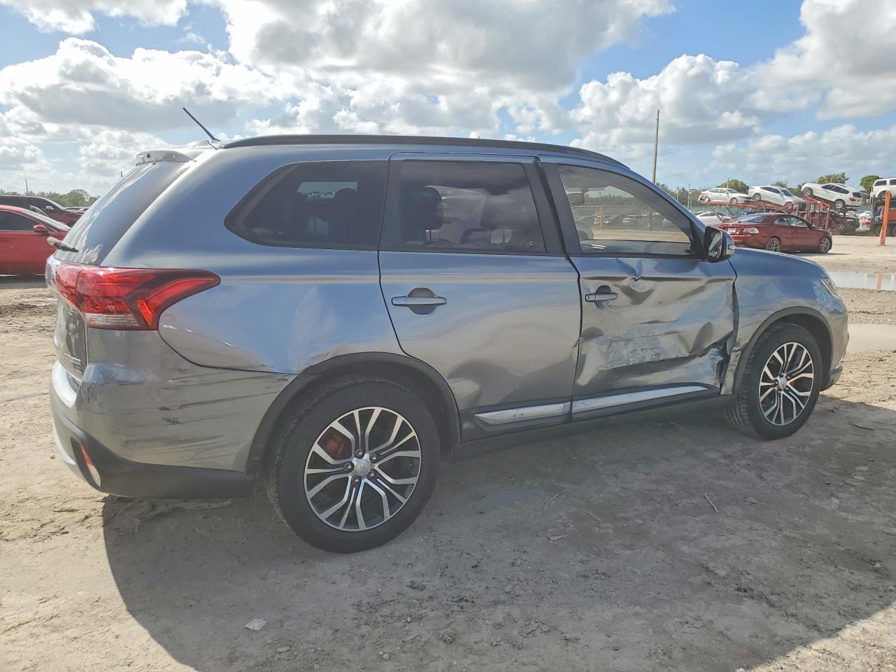 2016 MITSUBISHI OUTLANDER SE photo 3