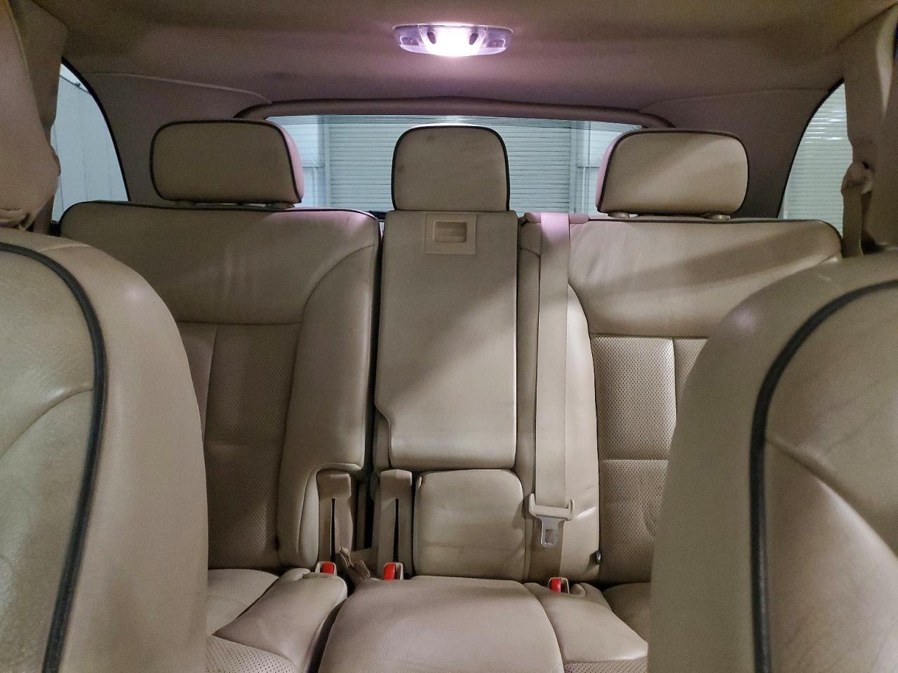 2010 LINCOLN TOWNHOUSE MKX photo 19