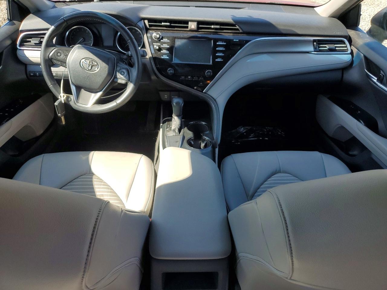 2018 TOYOTA CAMRY SE photo 22