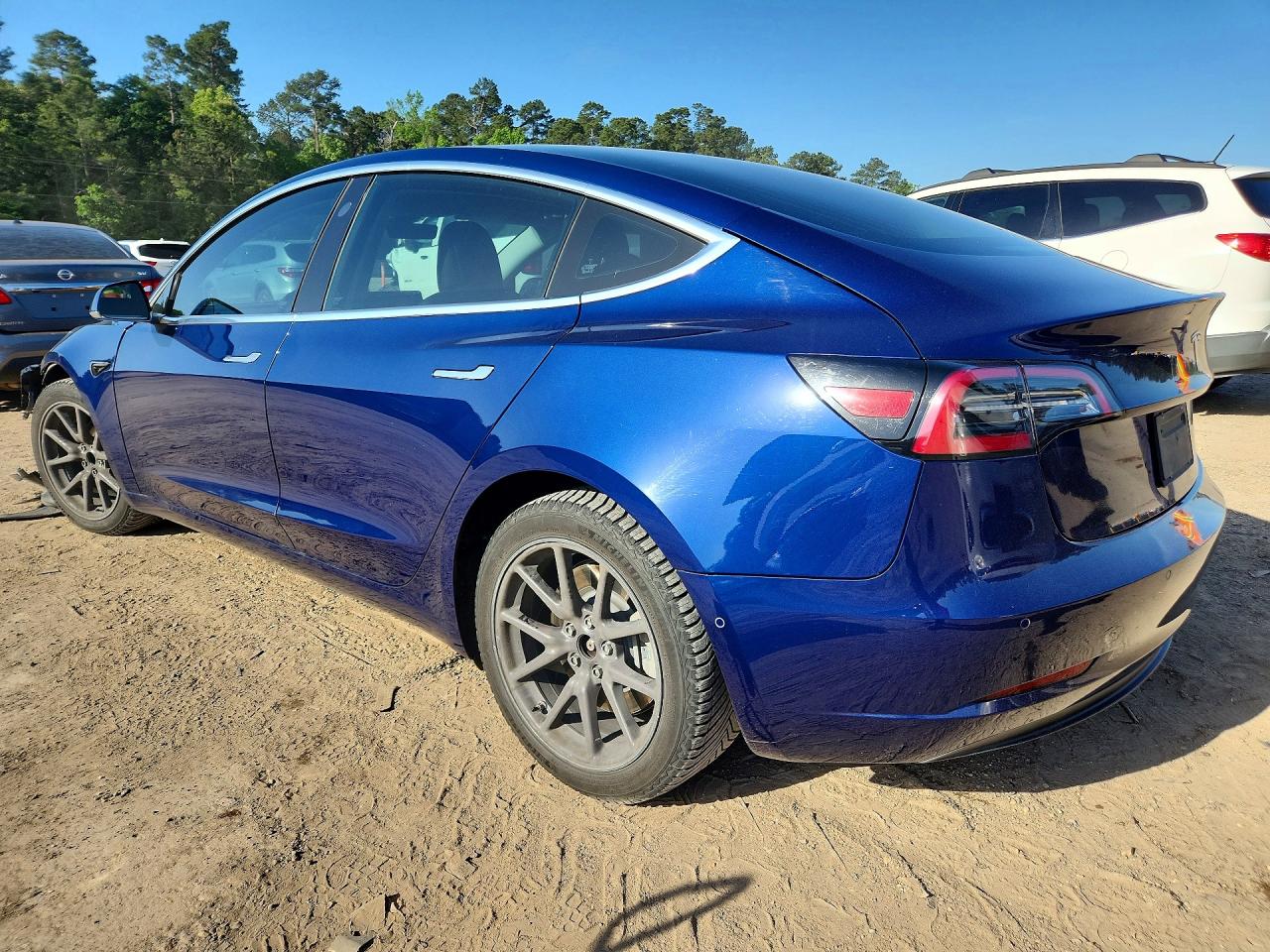 2018 TESLA MODEL 3 photo 4