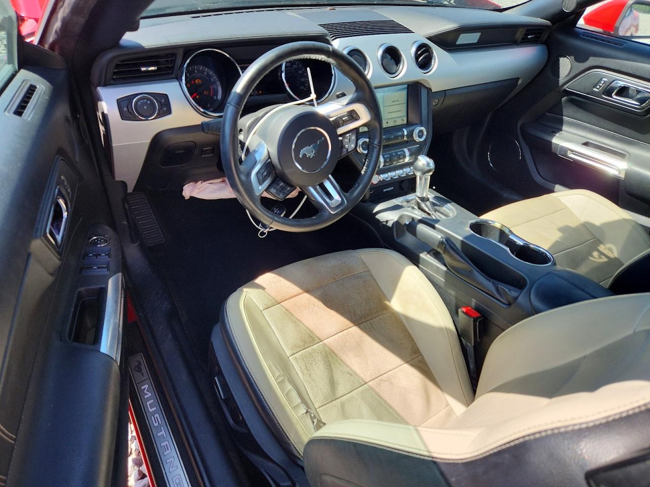 2017 FORD MUSTANG photo 22