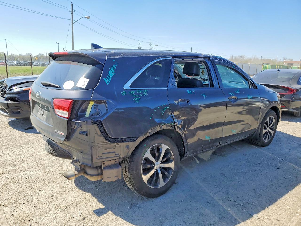 2017 KIA SORENTO EX photo 3