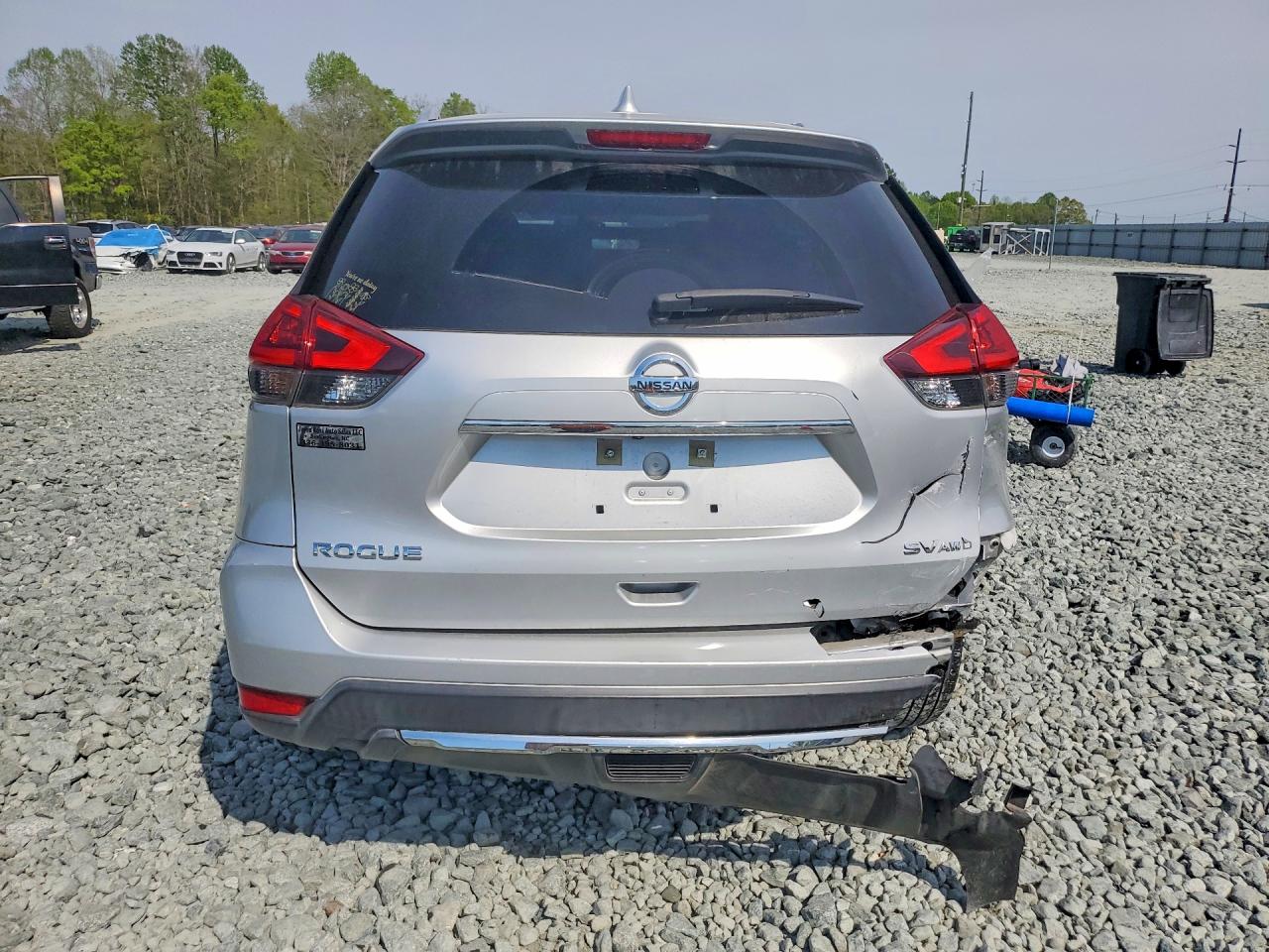 2018 NISSAN ROGUE SV photo 6