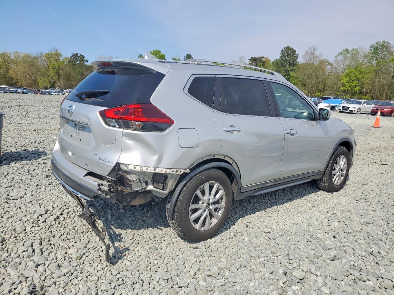 2018 NISSAN ROGUE SV photo 3