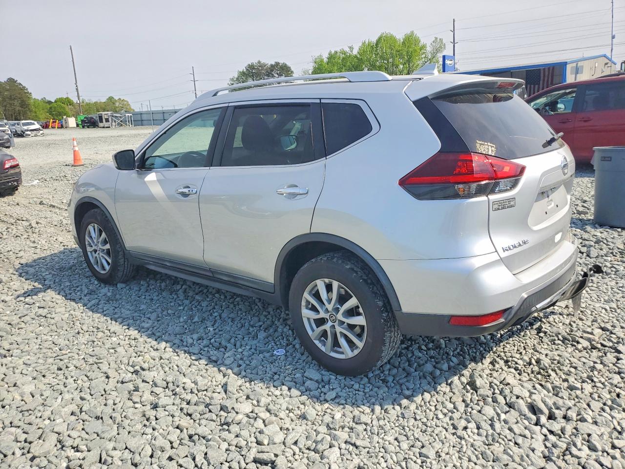 2018 NISSAN ROGUE SV photo 2