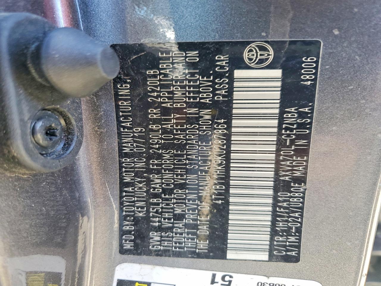2019 TOYOTA CAMRY LE photo 25