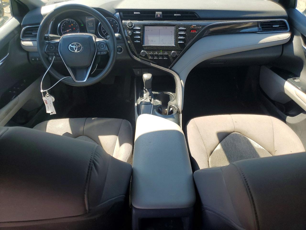 2019 TOYOTA CAMRY LE photo 15