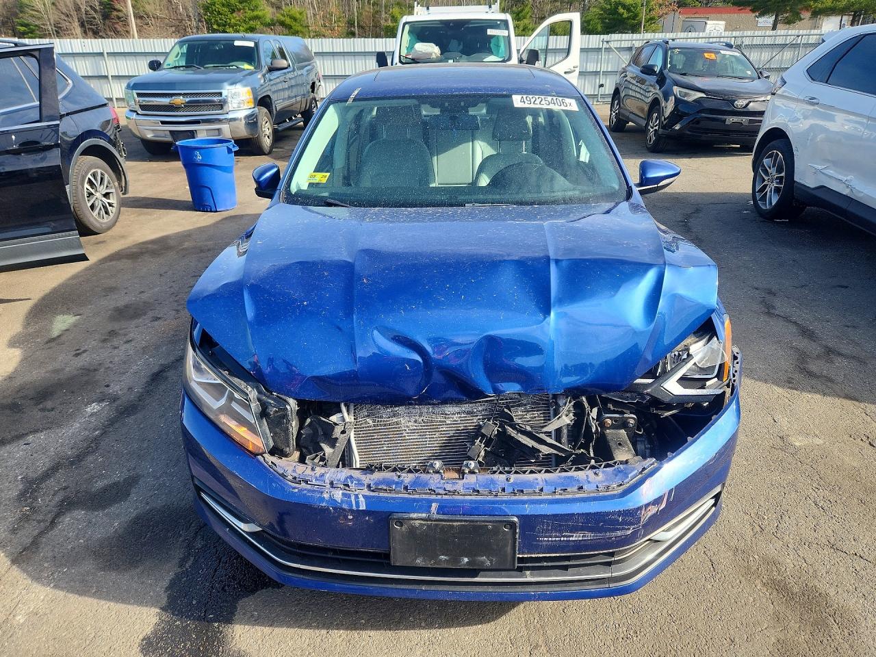 2017 VOLKSWAGEN PASSAT SE photo 9