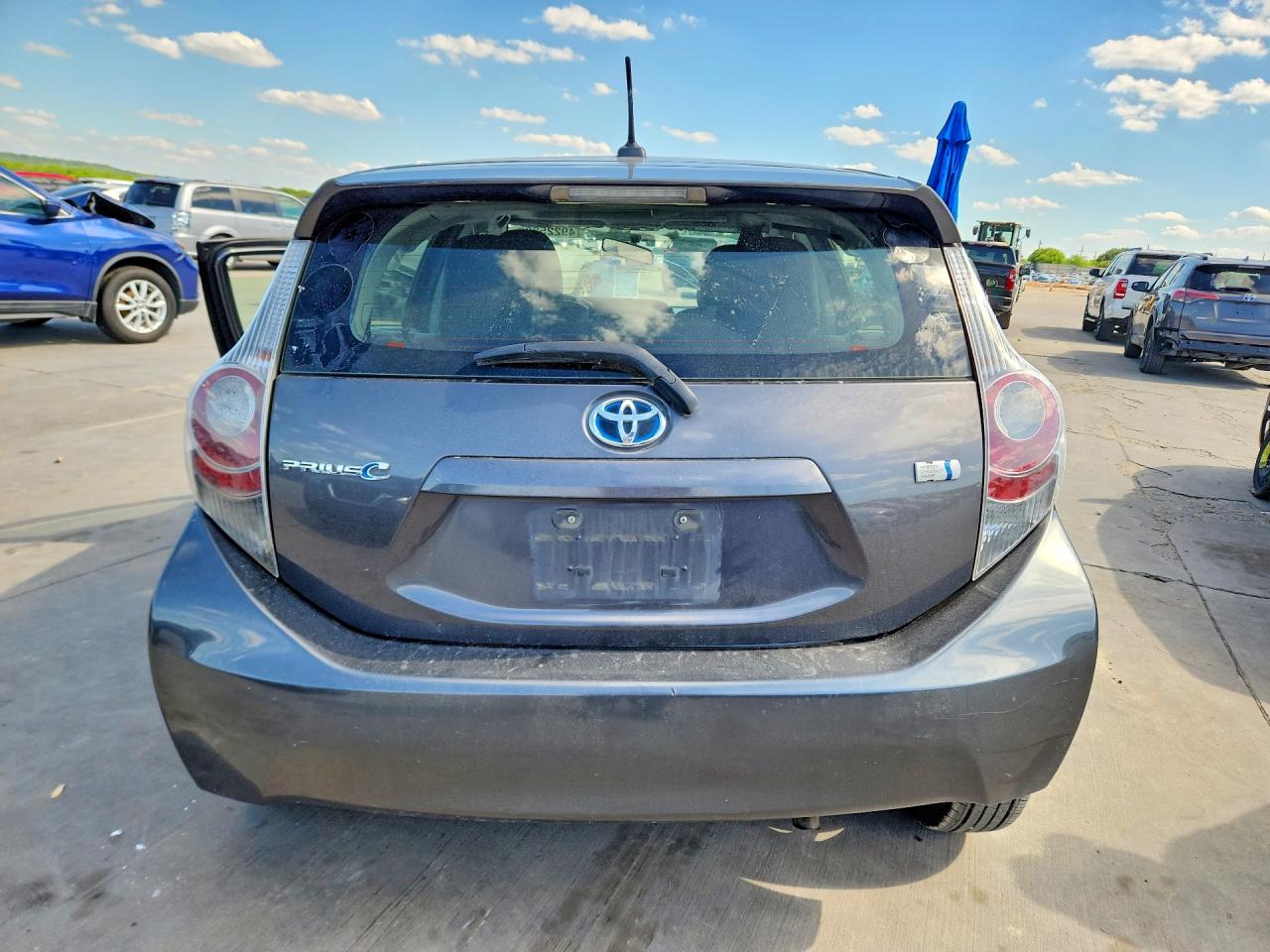 2013 TOYOTA PRIUS C FOUR photo 16