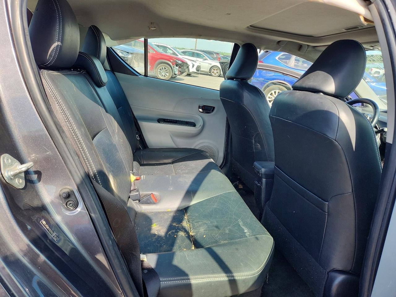 2013 TOYOTA PRIUS C FOUR photo 28