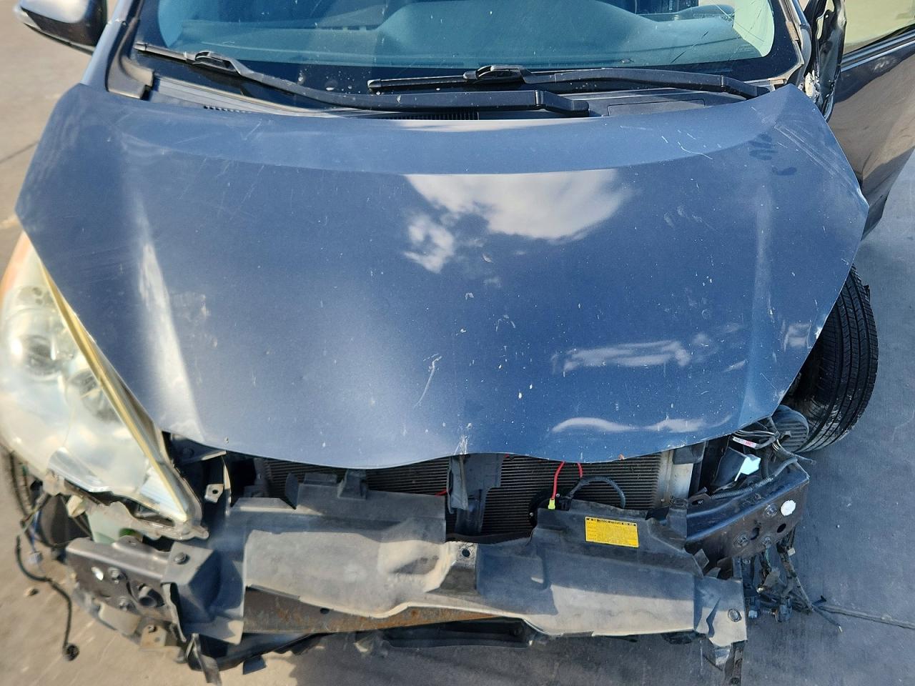 2013 TOYOTA PRIUS C FOUR photo 31
