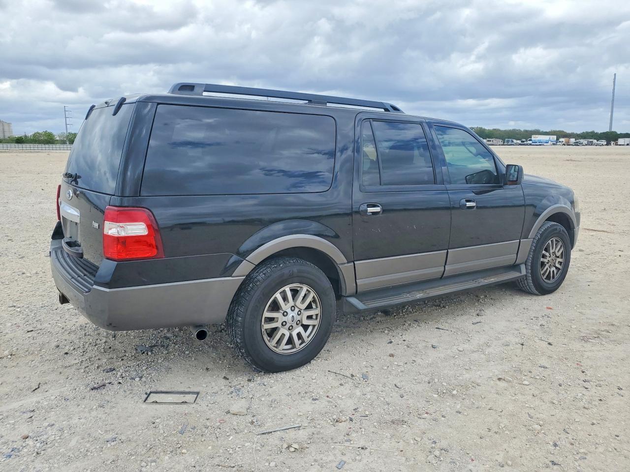 2012 FORD EXPEDITION EL XLT photo 3