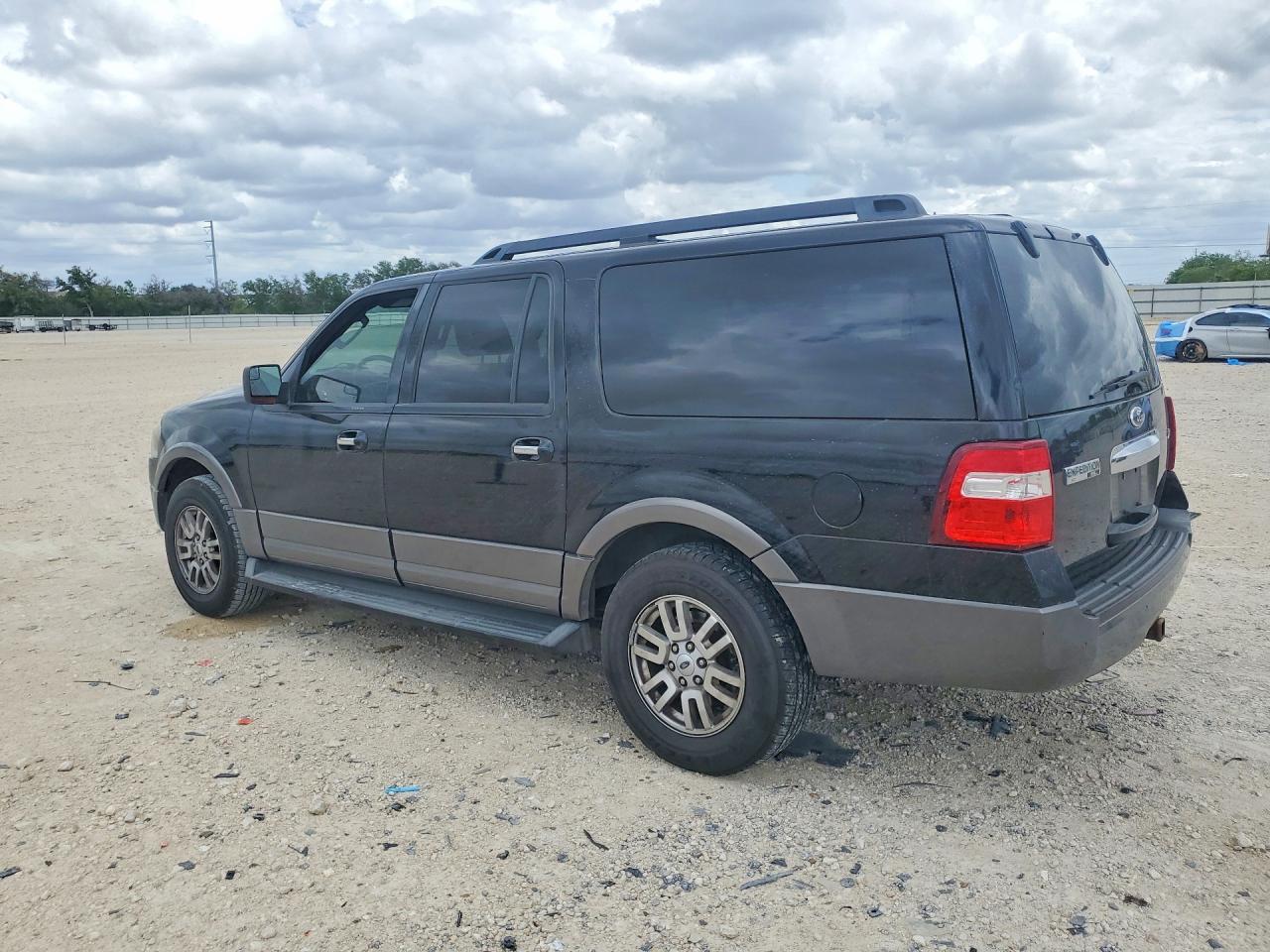 2012 FORD EXPEDITION EL XLT photo 2