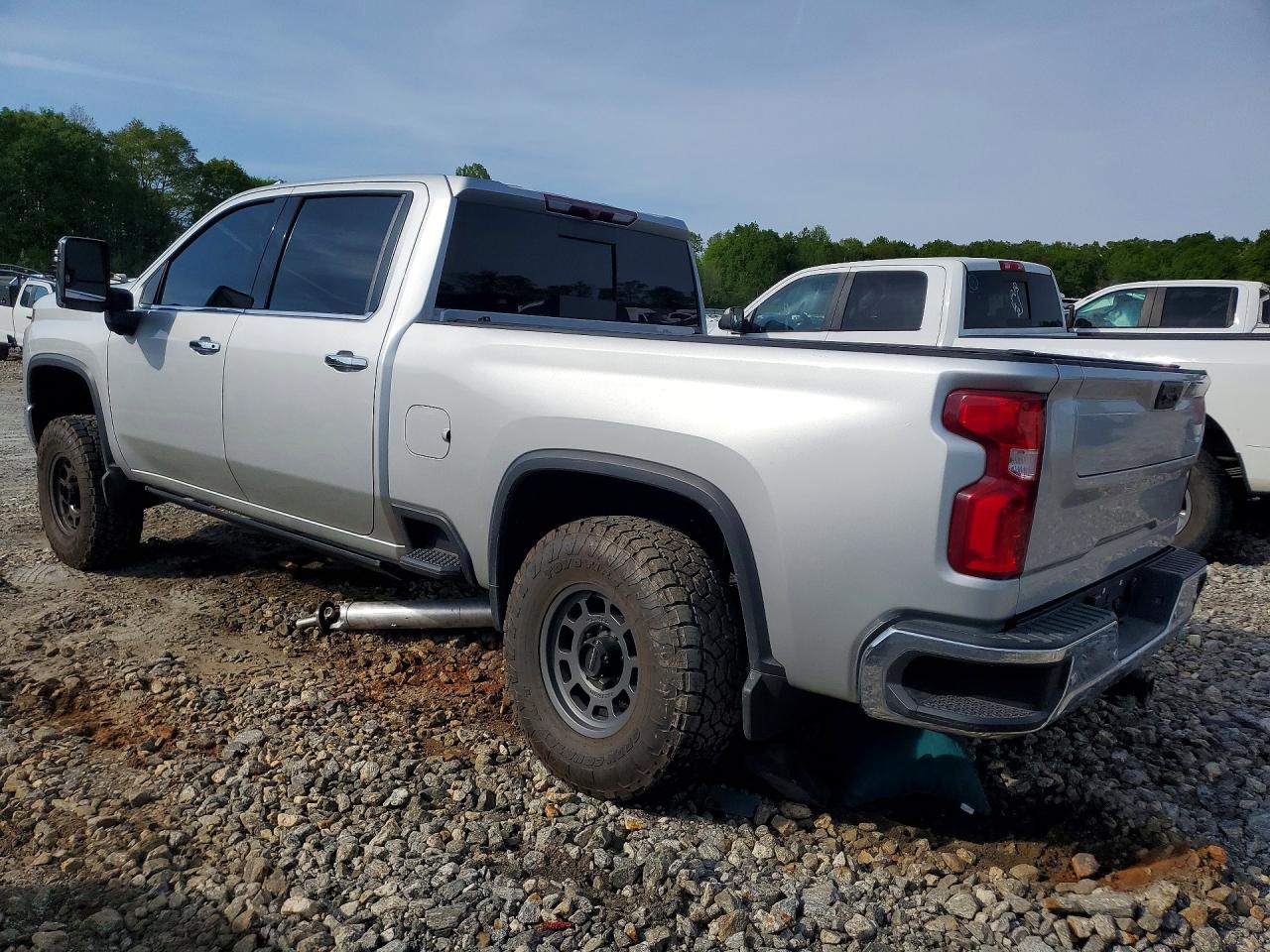 2023 CHEVROLET SILVERADO K3500 LTZ photo 2