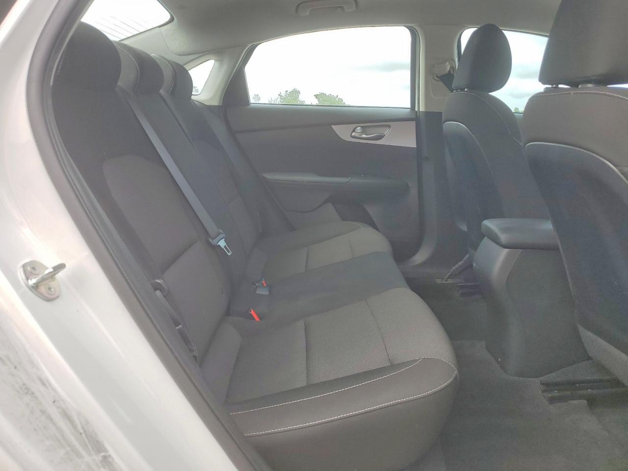 2024 KIA FORTE LXS photo 28