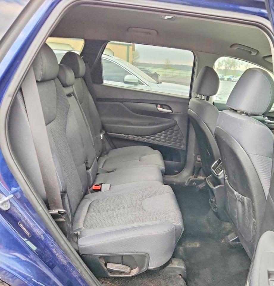 2019 HYUNDAI SANTA FE SE photo 19
