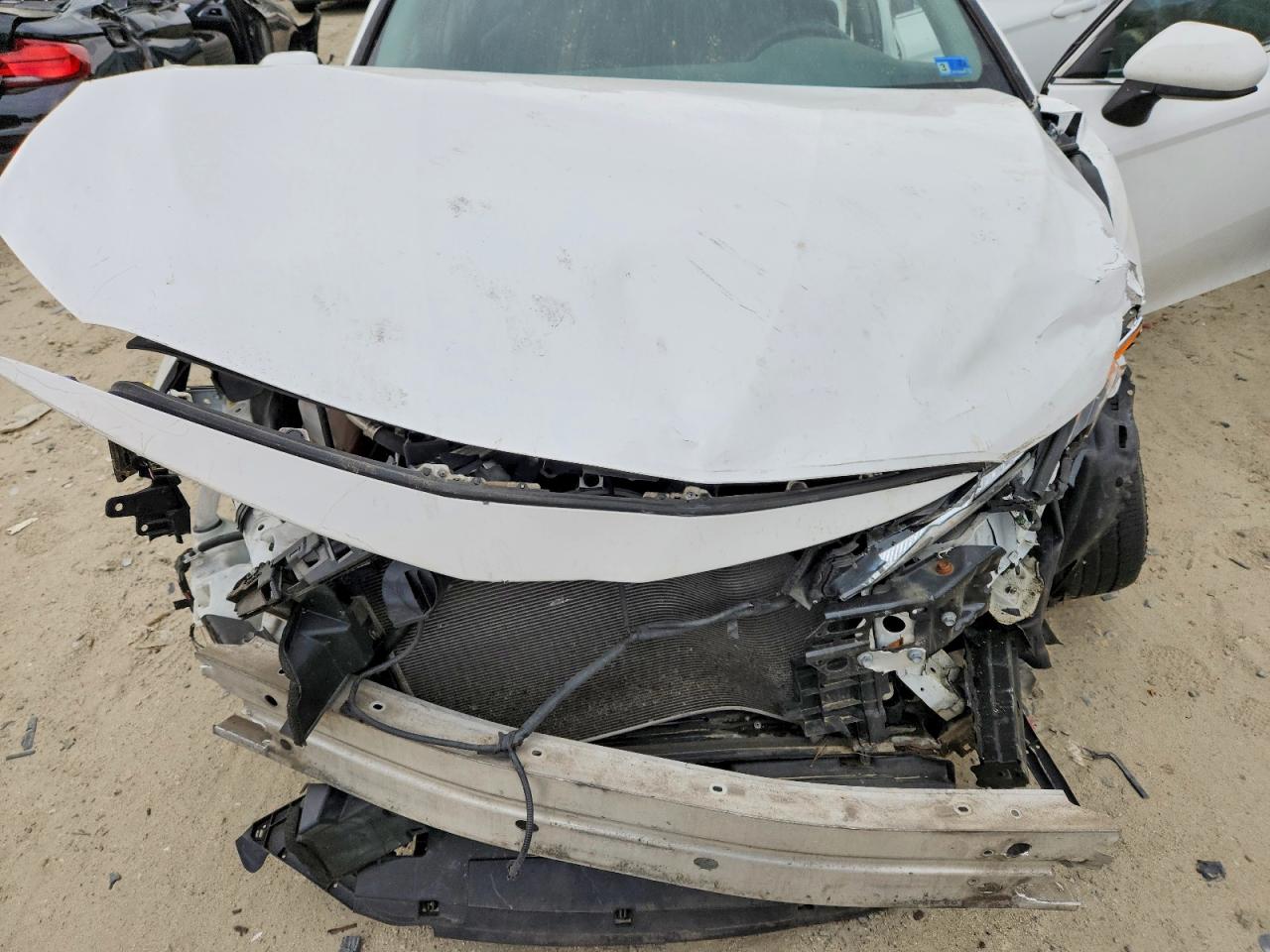 2018 TOYOTA CAMRY LE photo 21