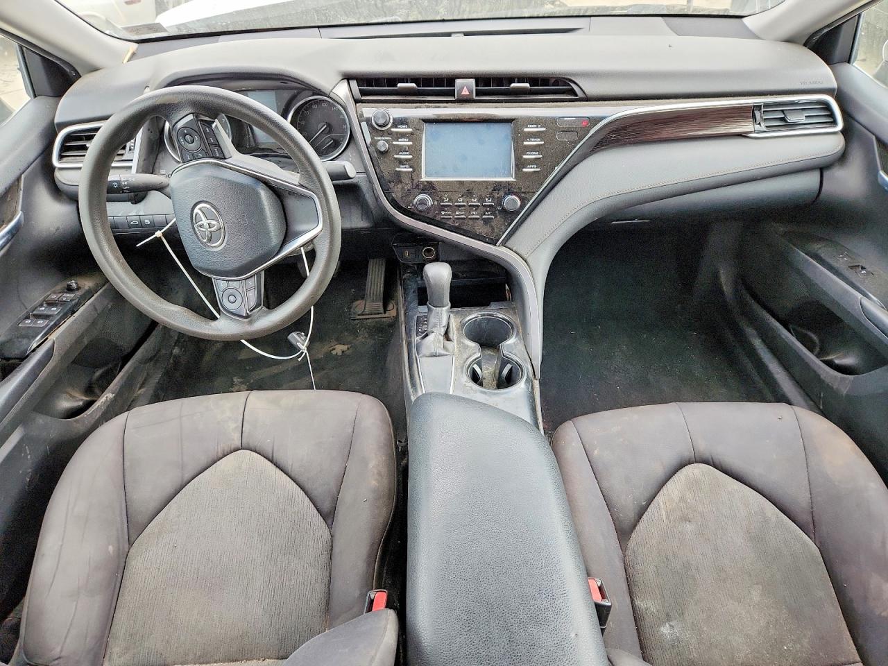 2018 TOYOTA CAMRY LE photo 15