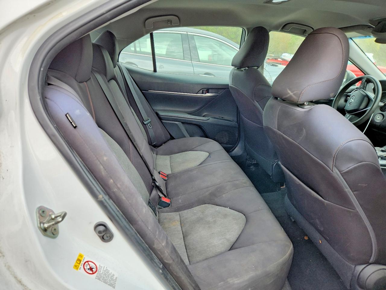 2018 TOYOTA CAMRY LE photo 19