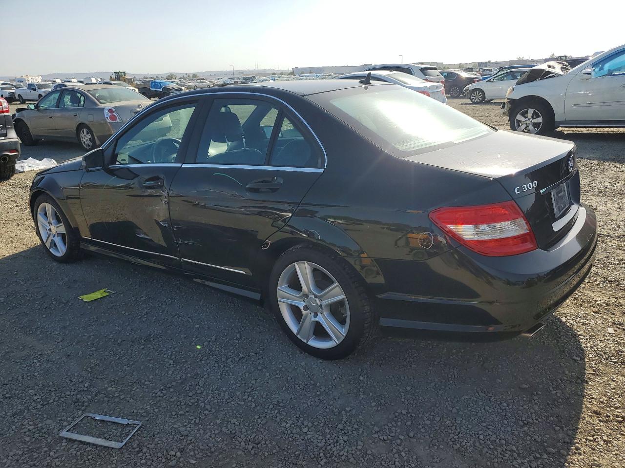 2011 MERCEDES-BENZ C 300 photo 2