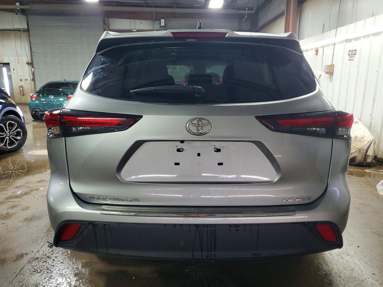 2024 TOYOTA HIGHLANDER LE photo 6