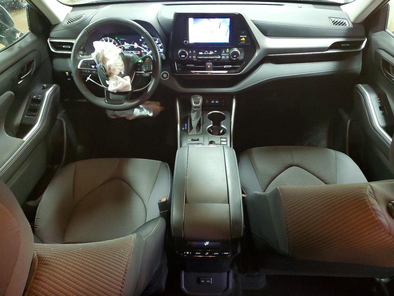 2024 TOYOTA HIGHLANDER LE photo 8
