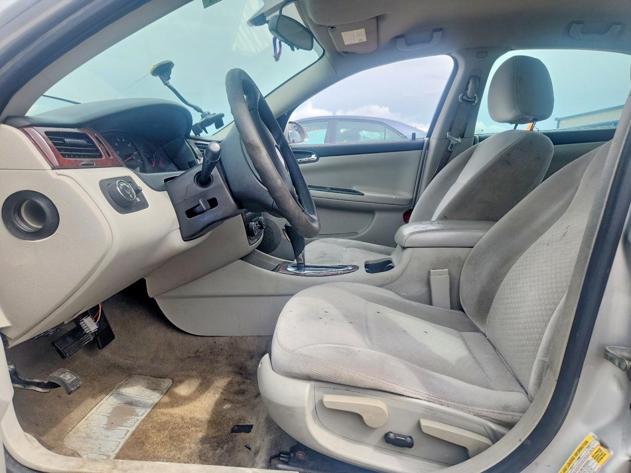 2010 CHEVROLET IMPALA LS photo 19