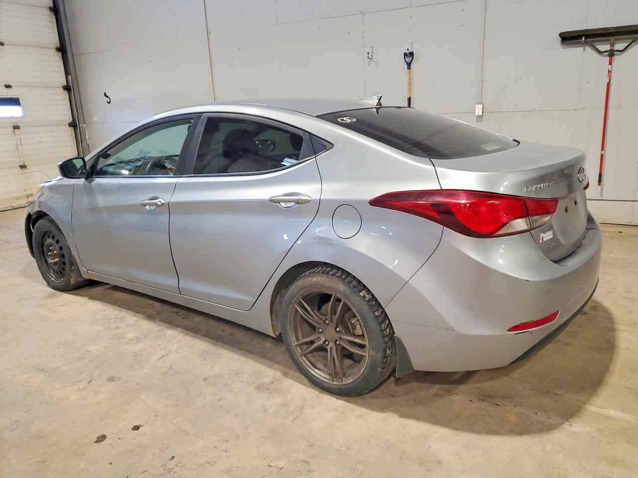 2016 HYUNDAI ELANTRA SE photo 4