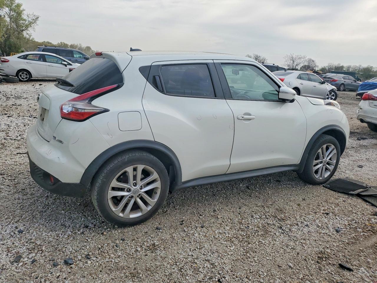 2015 NISSAN JUKE SL photo 5