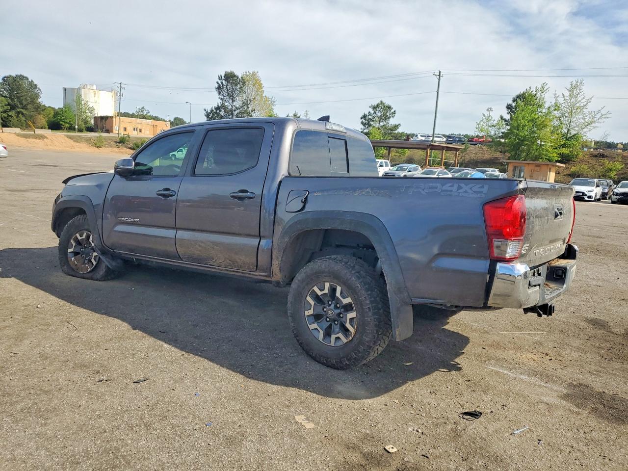 2017 TOYOTA TACOMA TRD OFF-ROAD photo 4