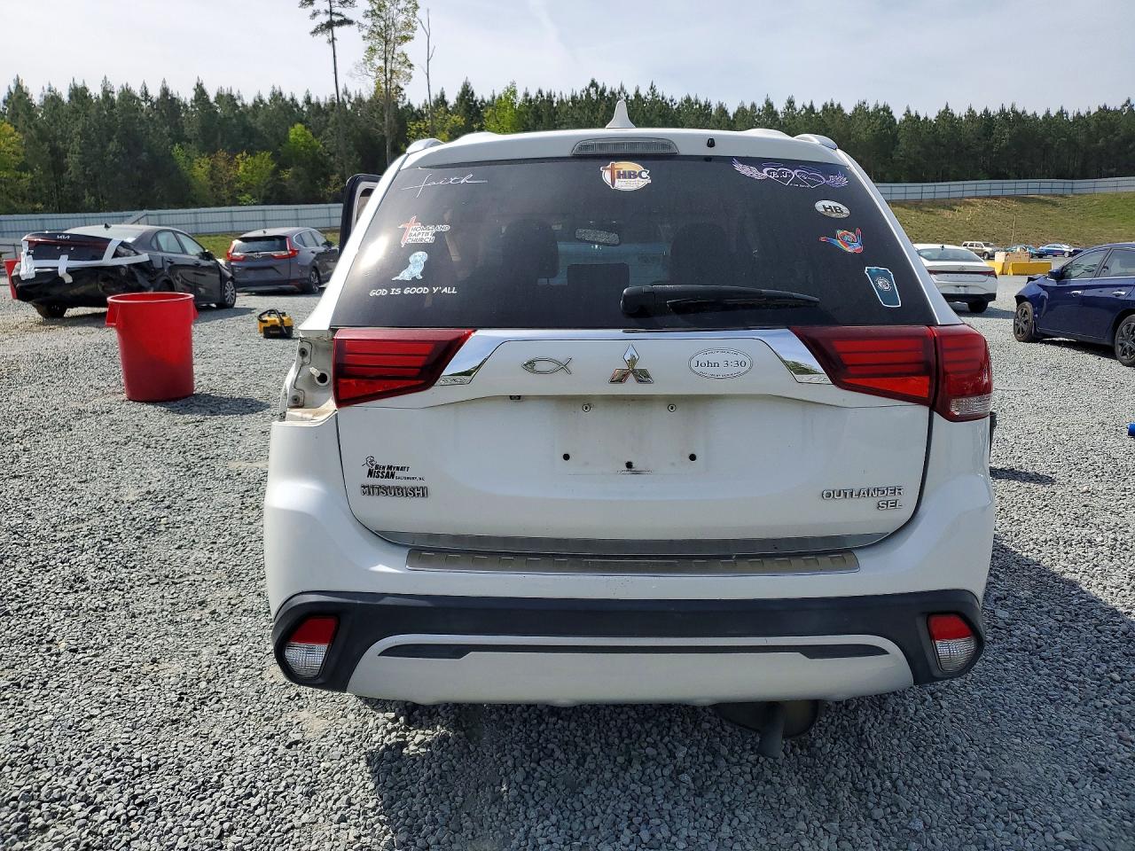 2019 MITSUBISHI OUTLANDER SE photo 16