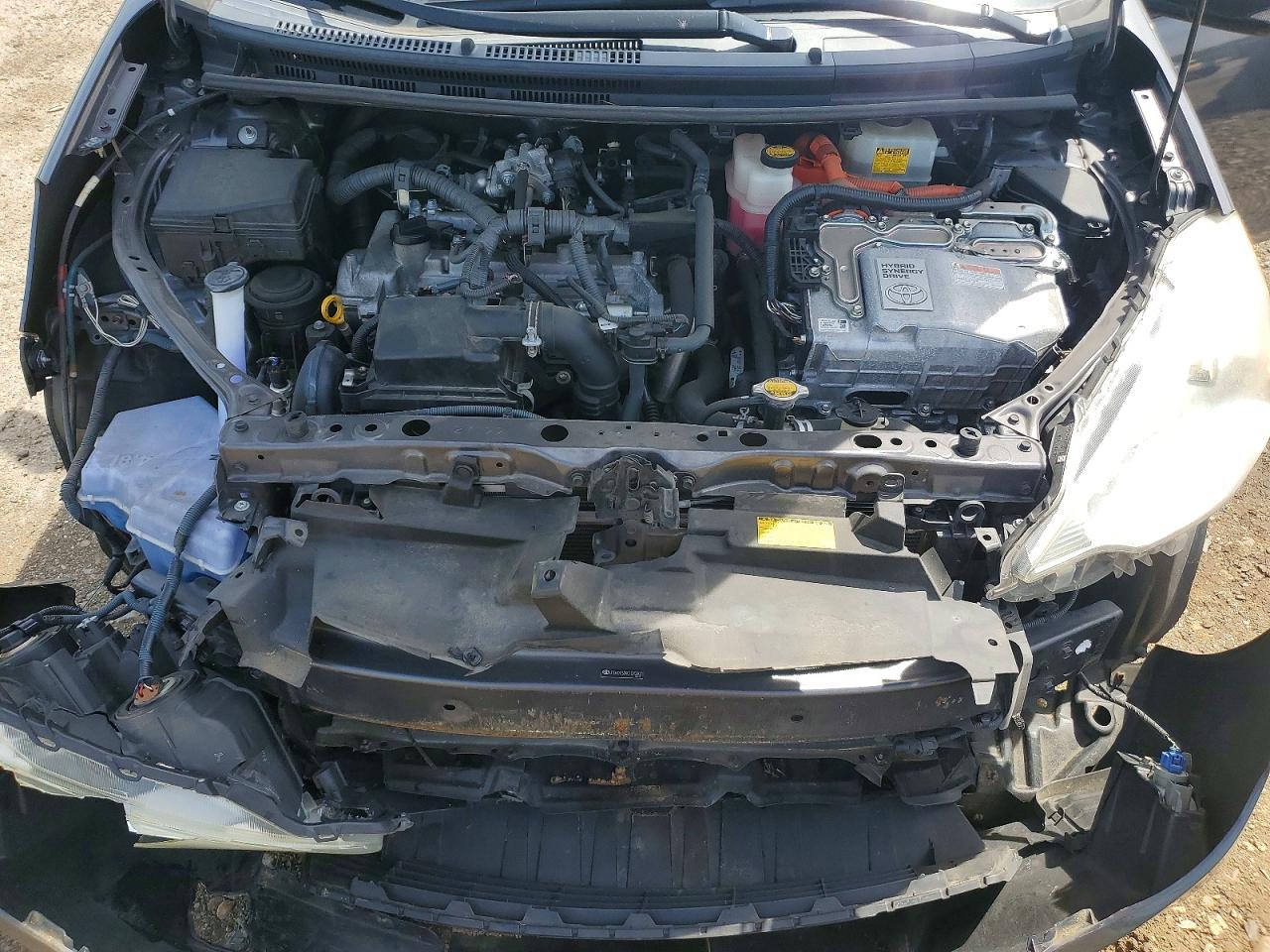 2012 TOYOTA PRIUS C TWO photo 31