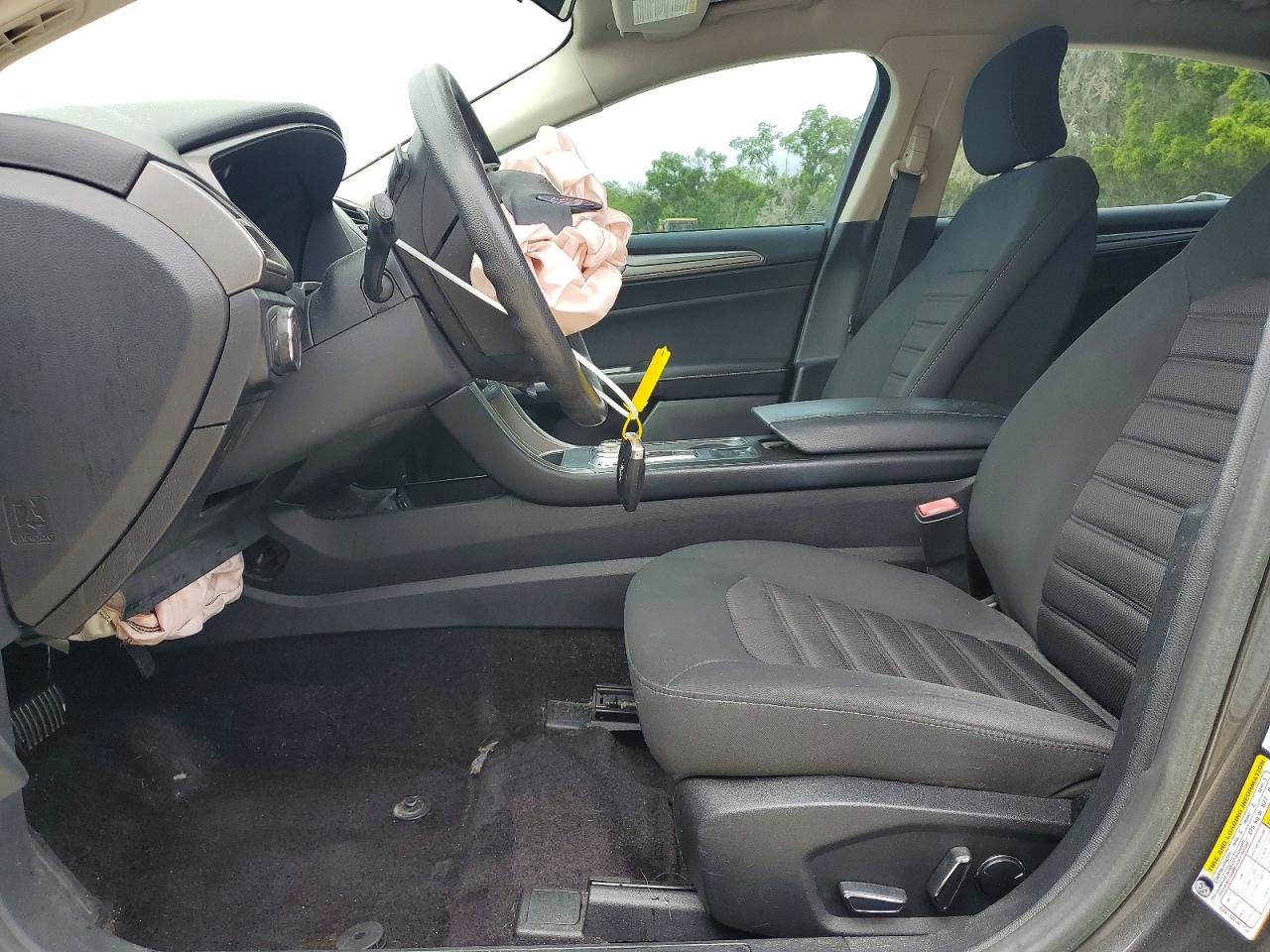 2017 FORD FUSION SE photo 13