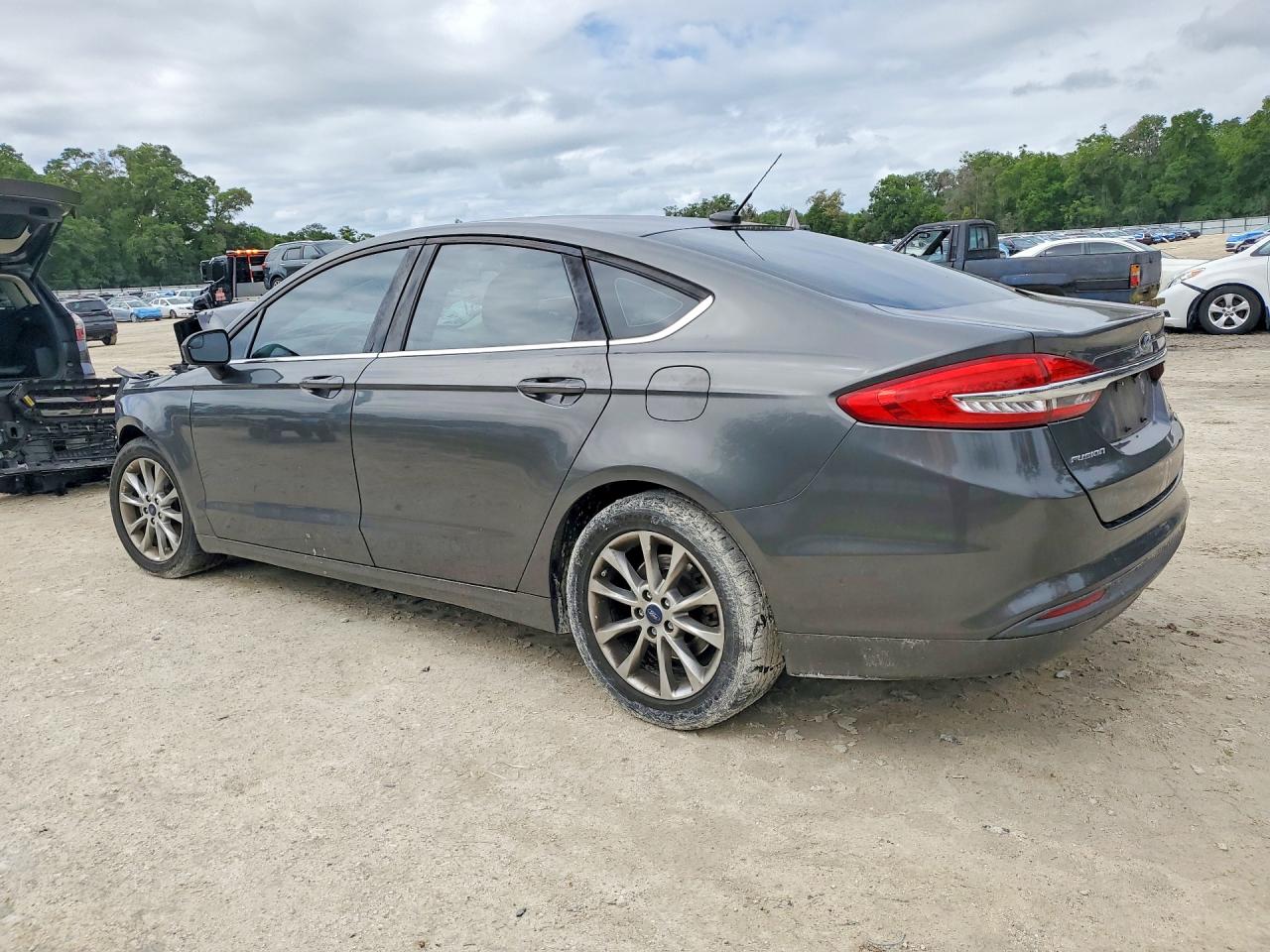 2017 FORD FUSION SE photo 3