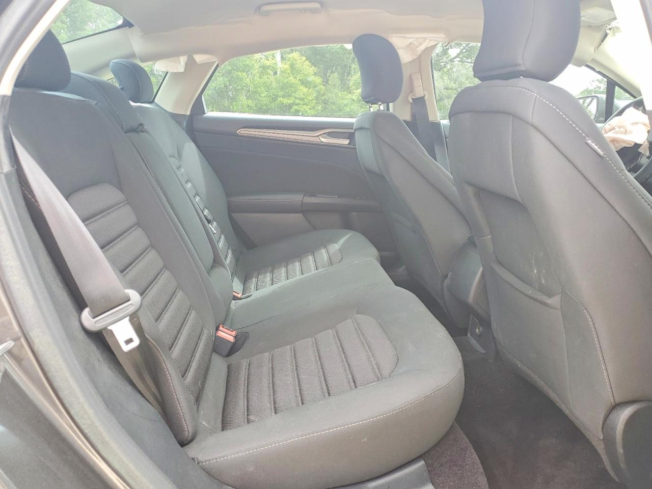 2017 FORD FUSION SE photo 19